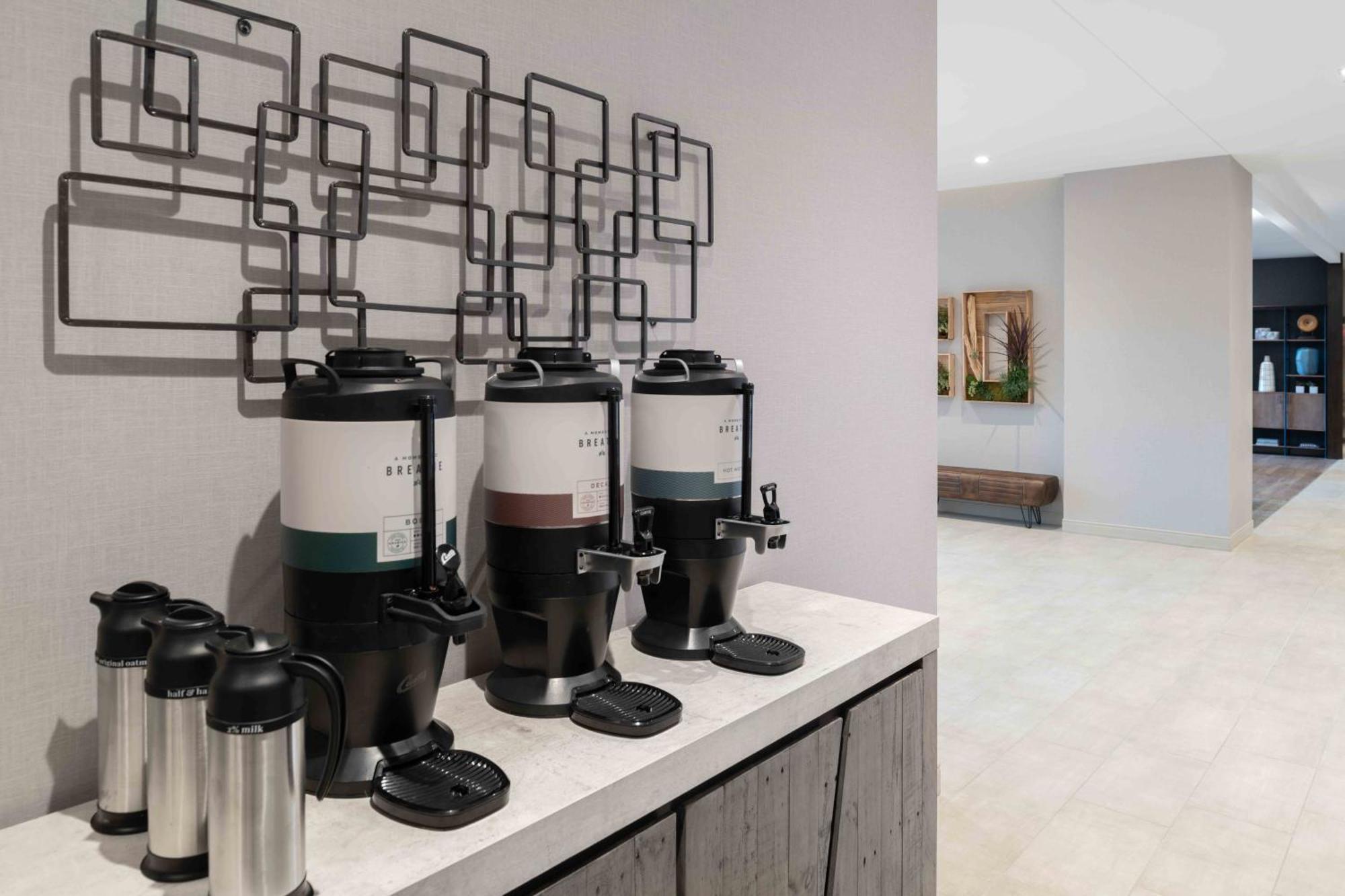 Towneplace Suites By Marriott Фрамингам Екстериор снимка