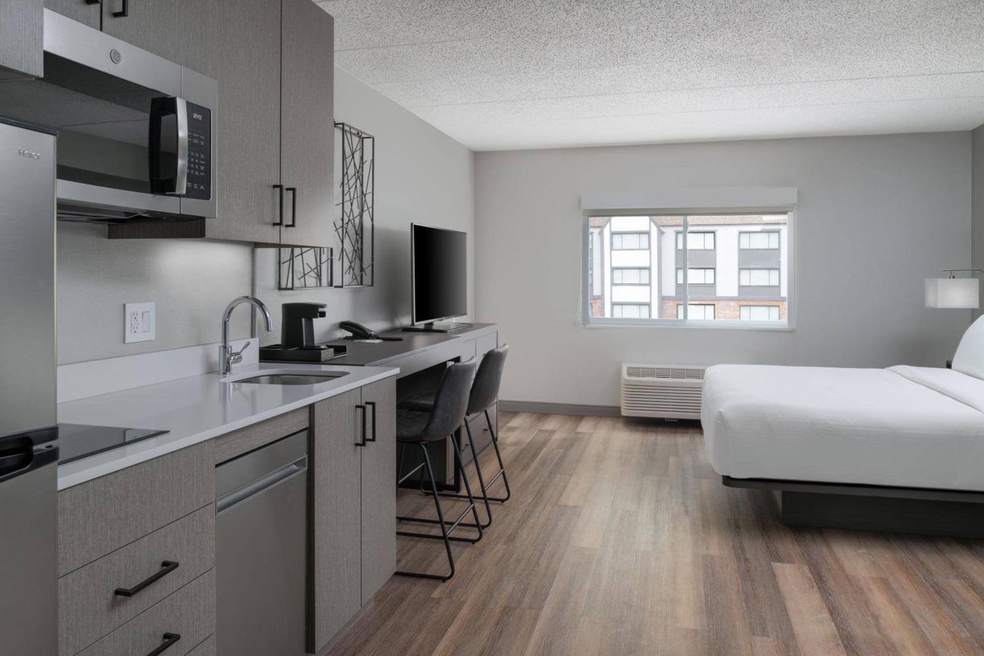 Towneplace Suites By Marriott Фрамингам Екстериор снимка